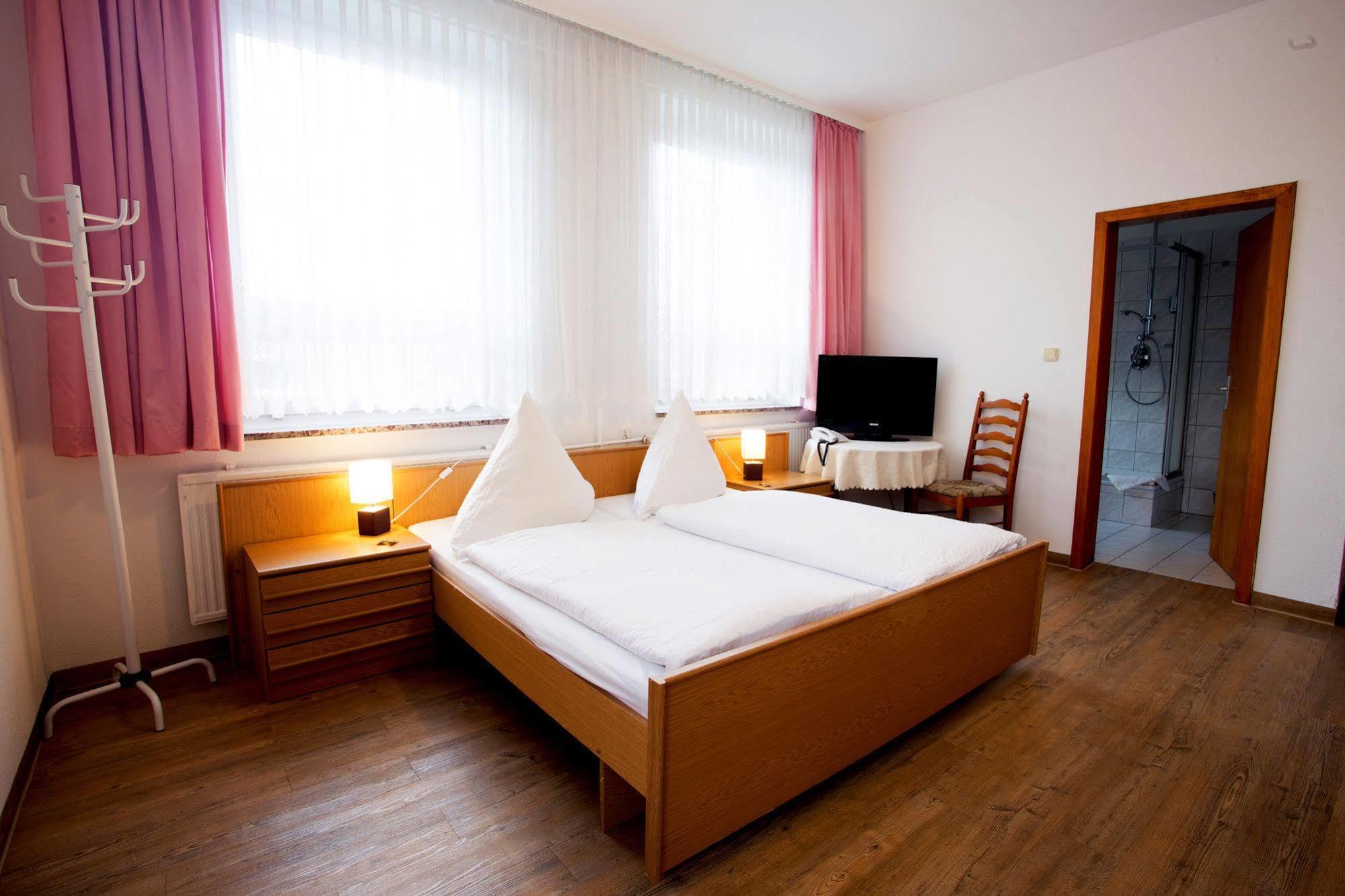Hotel Am Stadtpark Nordhausen Buitenkant foto